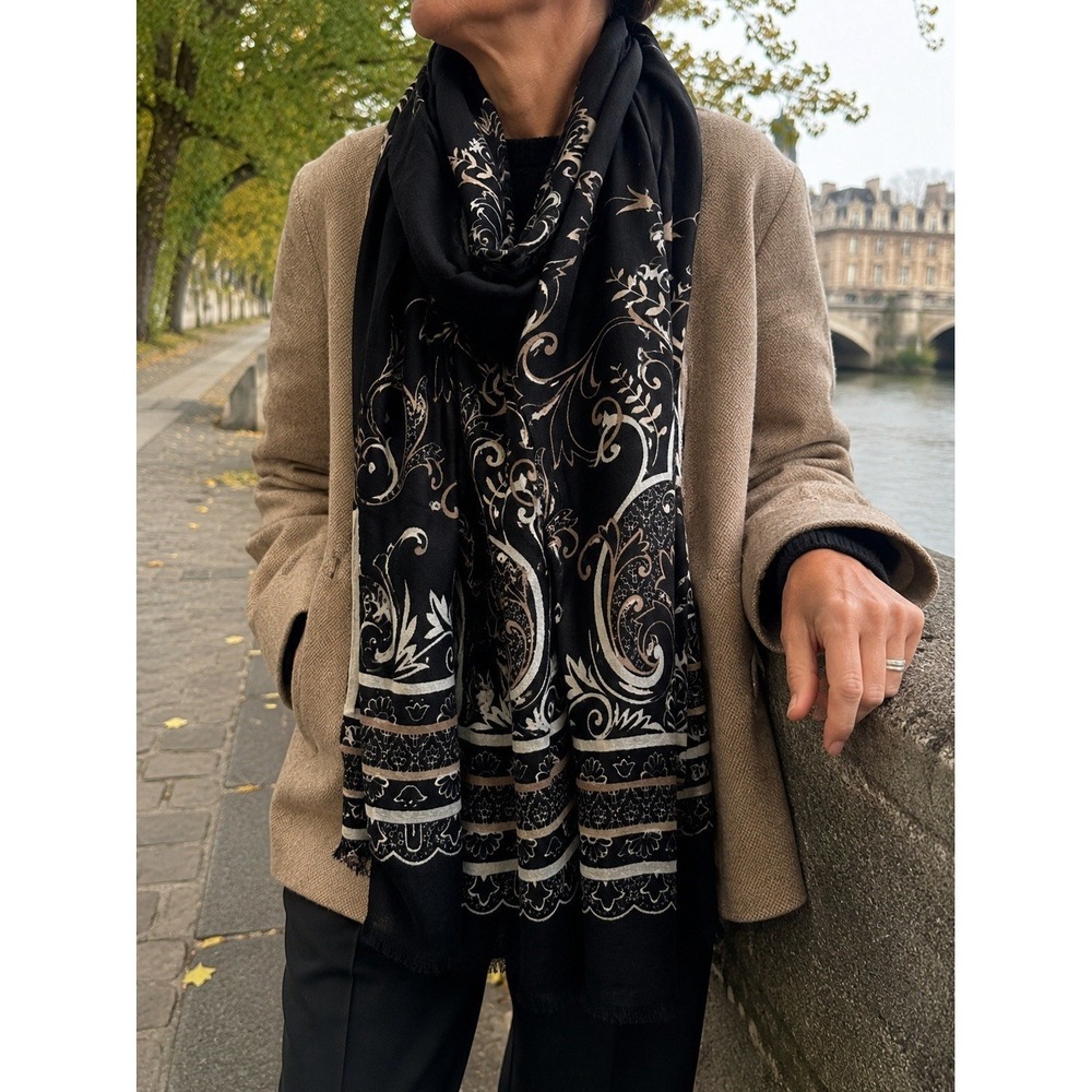 J. McLaughlin 100% Wool Scarf Wrap Black Cream Paisley 31x64